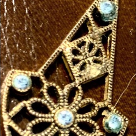 🌸Vintage Gold Tone Filigree Earrings🌺 - Picture 8 of 8